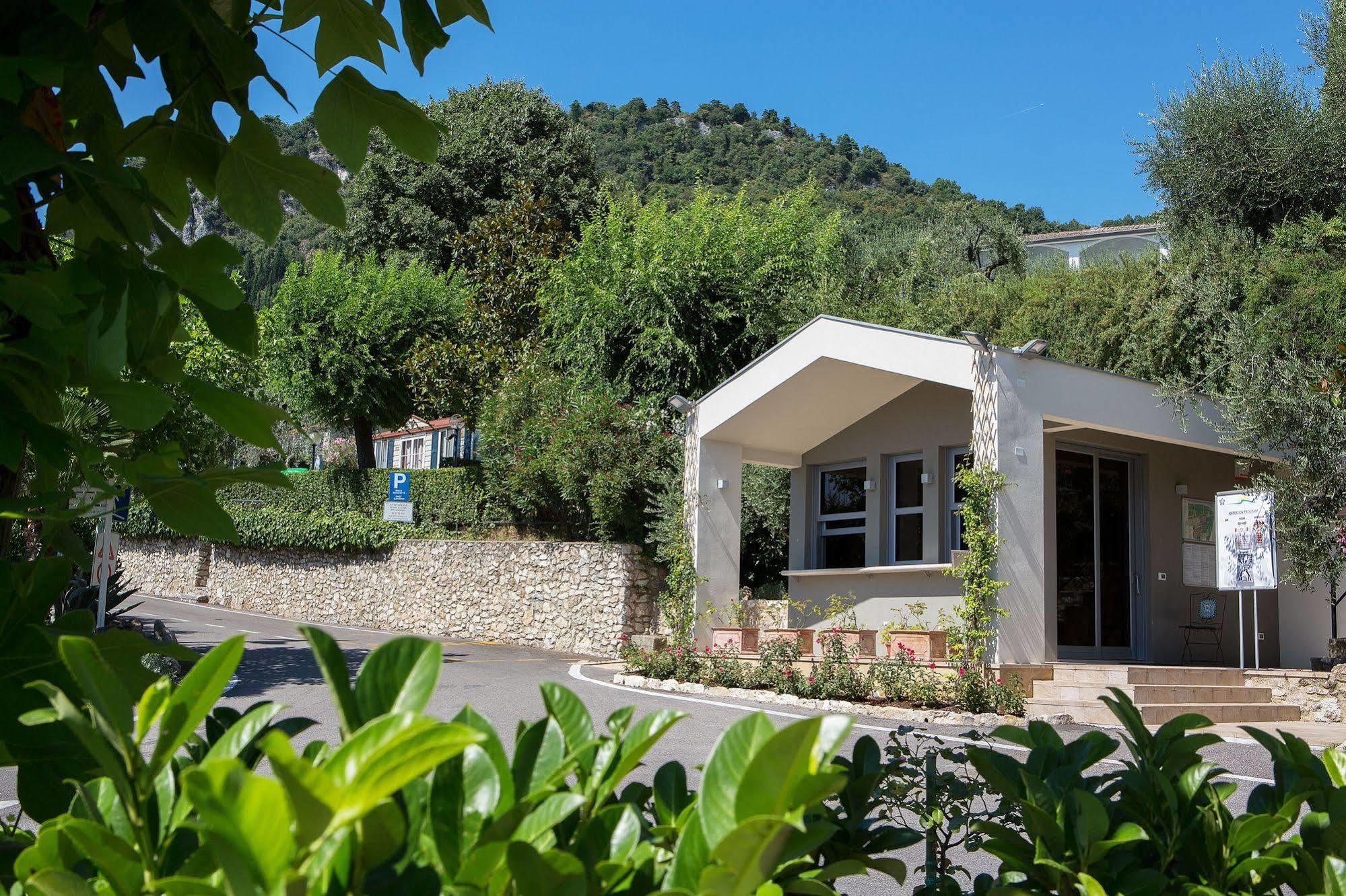 Camping La Rocca Village Bardolino